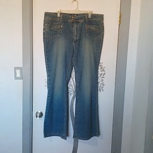 Plus Size Flared Jeans.